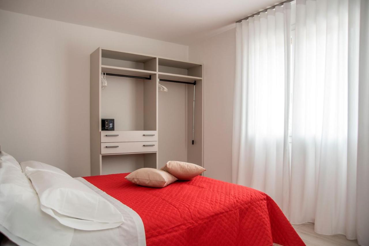 Camelot Red - Appartamenti Verona Eksteriør billede